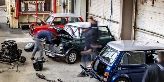 Fabrika iz Oksforda pretvara klasične Mini automobile u električna vozila