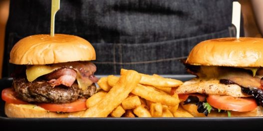 Da li bi nalepnice o uticaju na klimu mogle da odvrate potrošače od burgera od mesa?