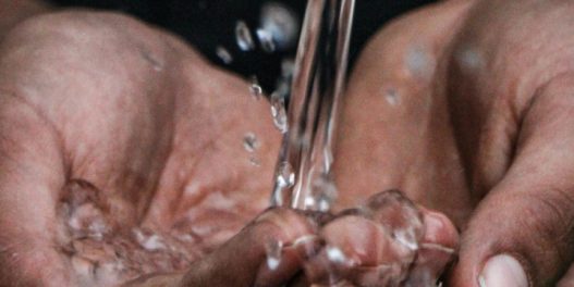 Globalna potražnja za slatkom vodom mogla bi da premaši zalihe za čak 40% do 2030, upozoravaju eksperti