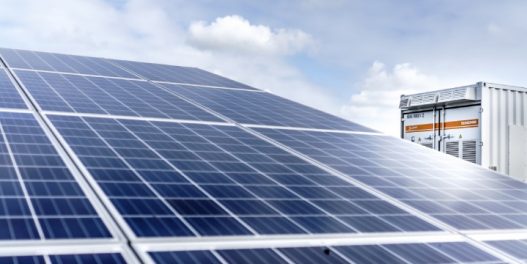 Milijardu dolara dnevno: Ove godine, investicije u solar po prvi put premašiće ulaganja u naftu