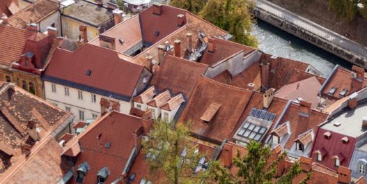 Od jula, domaćinstva sa solarnom elektranom u Sloveniji moći će da podele višak struje sa potrošačima širom zemlje