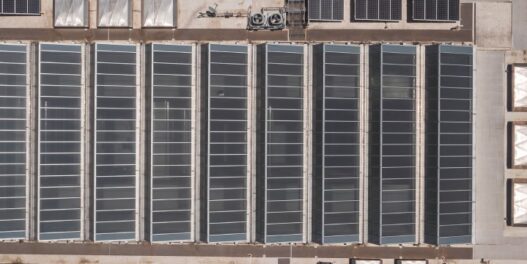 Puštena u rad solarna elektrana na krovu fabrike u Vranju: Koja su još preduzeća u Srbiji postala kupci-proizvođači?