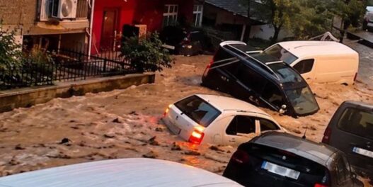 Najgore poplave u Istanbulu od davne 1942. godine: U toku jednog dala palo više kiše nego što uobičajeno padne tokom septembra i oktobra zajedno